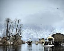 Dal Lake, Srinagar Tour Packages