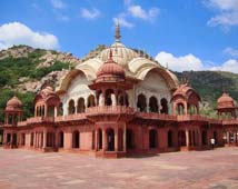 Sariska Palace, Alwar Travel Guide